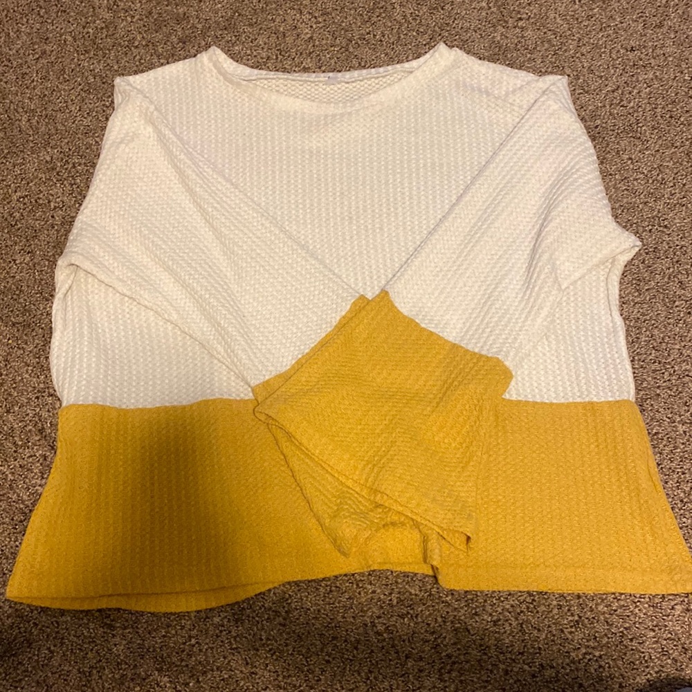 Medium Oversized Yellow and White Sweater